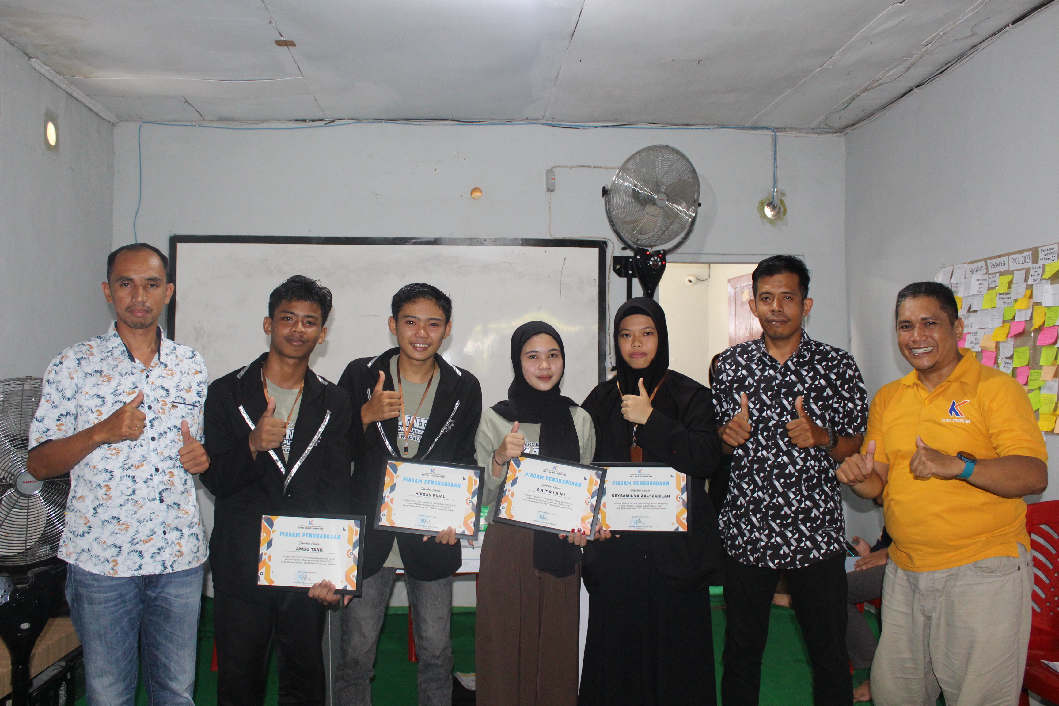 penuh-haru-suasana-penarikan-peserta-prakerin-klinik-computer